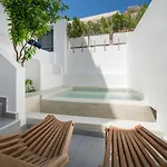 Nostos Apartment *