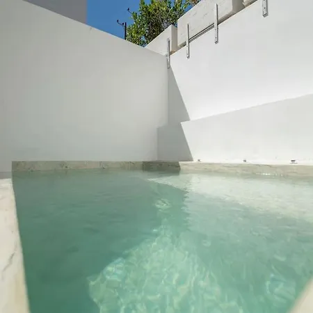 Nostos * Fira (Santorini)